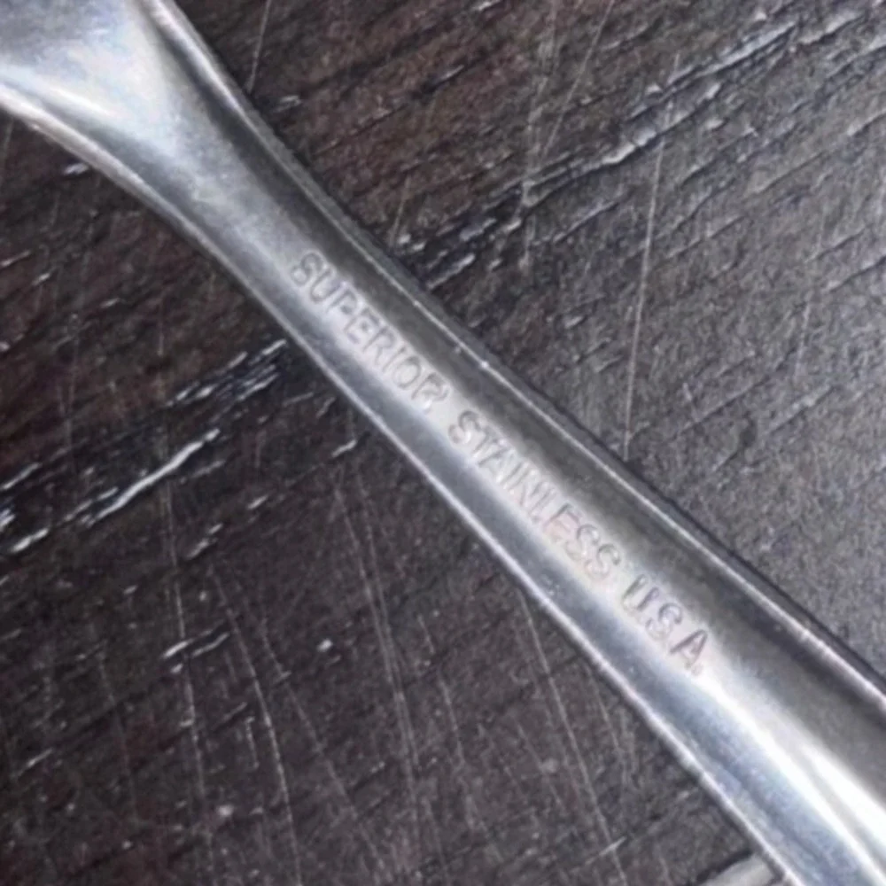 Superior Stainless USA | RADIANT ROSE Set | 4 Spoons, 2‎ tsp, 6 Knives, 1 Fork